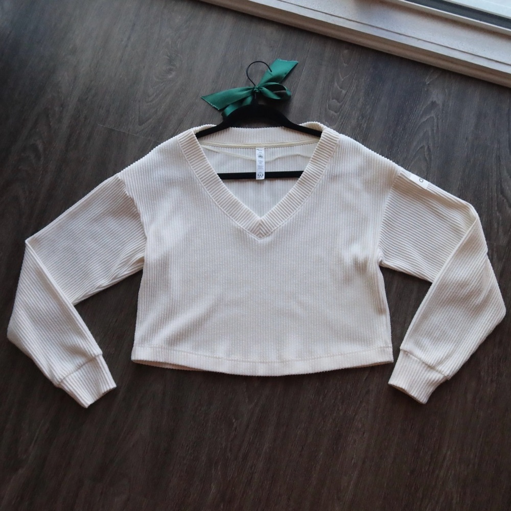 Alo Yoga Muse v neck pullover, ivory